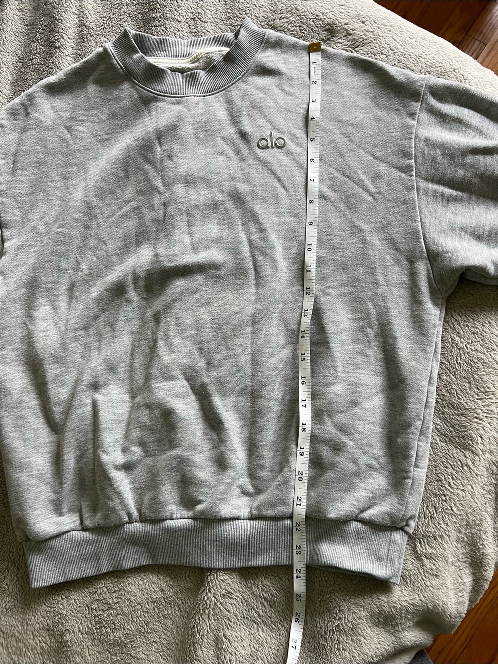 Alo Yoga Women’s Heather Grey Accolade Crewneck Sweatshirt XS - Picture 5 of 6